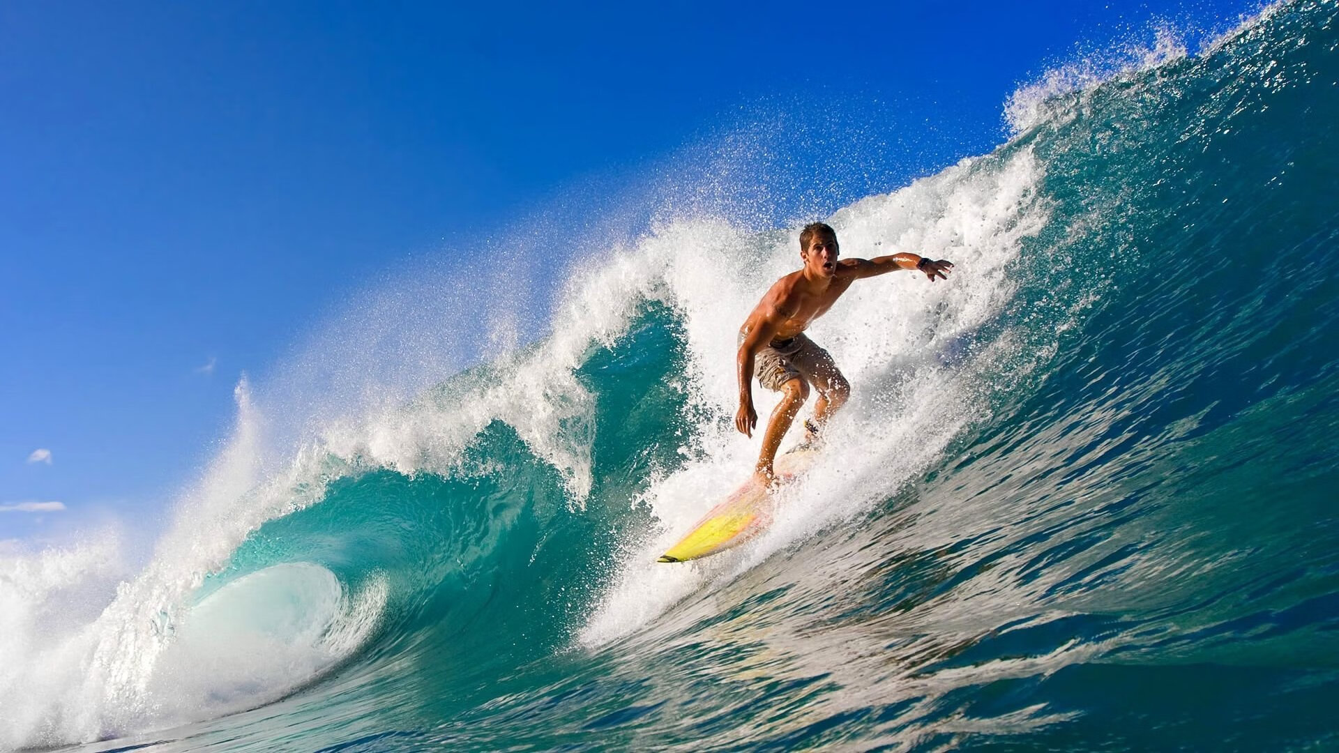 “天灾考验：极端天气中的坚韧与决心”，极端天气灾害