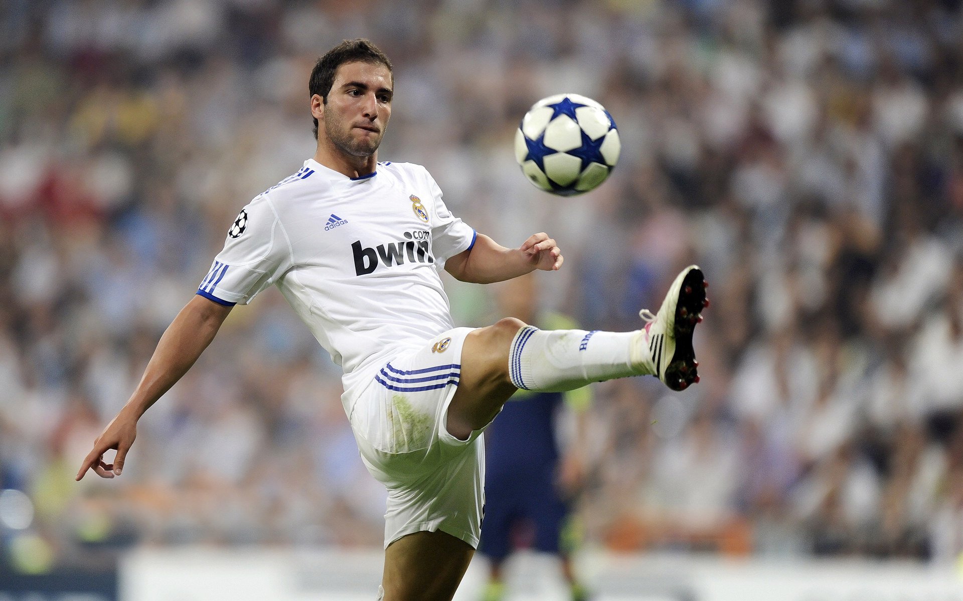 “意甲高速攻防：精彩瞬间层出不穷”，意甲比赛集锦